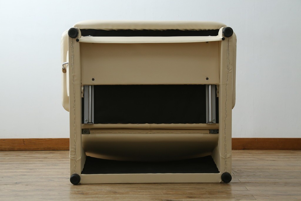 中古　美品!!　カリモク家具(karimoku)　ZU42モデル　贅沢なくつろぎのひとときにおすすめの肘掛椅子ロング　定価約23万円　(R-081277)