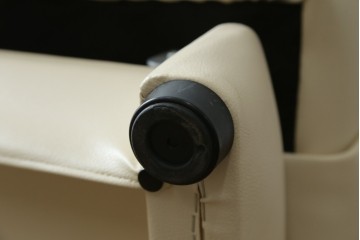 中古　美品!!　カリモク家具(karimoku)　ZU42モデル　贅沢なくつろぎのひとときにおすすめの肘掛椅子ロング　定価約23万円　(R-081277)