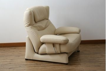 中古　美品!!　カリモク家具(karimoku)　ZU42モデル　贅沢なくつろぎのひとときにおすすめの肘掛椅子ロング(リクライニングソファ、1Pソファ、1人掛けソファ、一人掛けソファ、アームチェア、パーソナルチェア)(定価約23万円(R-081277)