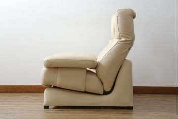 中古　美品!!　カリモク家具(karimoku)　ZU42モデル　贅沢なくつろぎのひとときにおすすめの肘掛椅子ロング(リクライニングソファ、1Pソファ、1人掛けソファ、一人掛けソファ、アームチェア、パーソナルチェア)(定価約23万円(R-081277)
