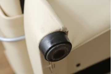 中古　美品!!　カリモク家具(karimoku)　ZU42モデル　贅沢なくつろぎのひとときにおすすめの肘掛椅子ロング(リクライニングソファ、1Pソファ、1人掛けソファ、一人掛けソファ、アームチェア、パーソナルチェア)(定価約23万円(R-081277)