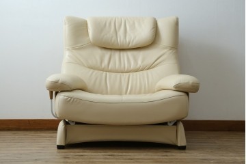 中古　美品!!　カリモク家具(karimoku)　ZU42モデル　贅沢なくつろぎのひとときにおすすめの肘掛椅子ロング　定価約23万円　(R-081278)