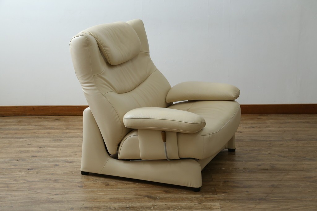 中古　美品!!　カリモク家具(karimoku)　ZU42モデル　贅沢なくつろぎのひとときにおすすめの肘掛椅子ロング　定価約23万円　(R-081278)