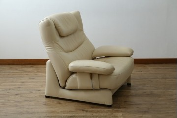中古　美品!!　カリモク家具(karimoku)　ZU42モデル　贅沢なくつろぎのひとときにおすすめの肘掛椅子ロング　定価約23万円　(R-081278)