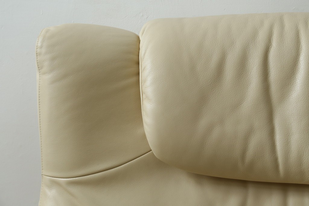 中古　美品!!　カリモク家具(karimoku)　ZU42モデル　贅沢なくつろぎのひとときにおすすめの肘掛椅子ロング　定価約23万円　(R-081278)