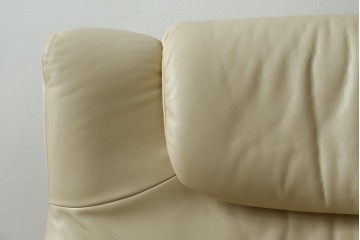 中古　美品!!　カリモク家具(karimoku)　ZU42モデル　贅沢なくつろぎのひとときにおすすめの肘掛椅子ロング　定価約23万円　(R-081278)