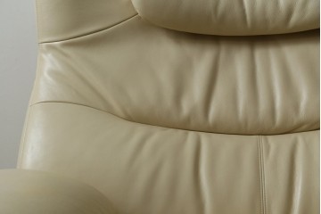 中古　美品!!　カリモク家具(karimoku)　ZU42モデル　贅沢なくつろぎのひとときにおすすめの肘掛椅子ロング　定価約23万円　(R-081278)