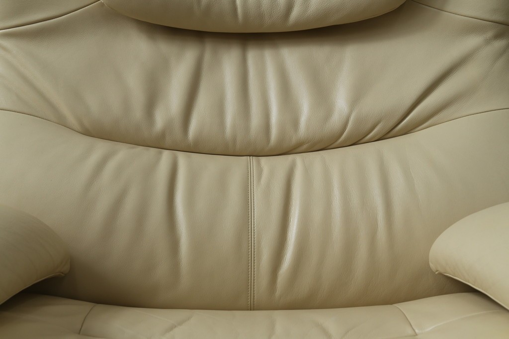 中古　美品!!　カリモク家具(karimoku)　ZU42モデル　贅沢なくつろぎのひとときにおすすめの肘掛椅子ロング　定価約23万円　(R-081278)