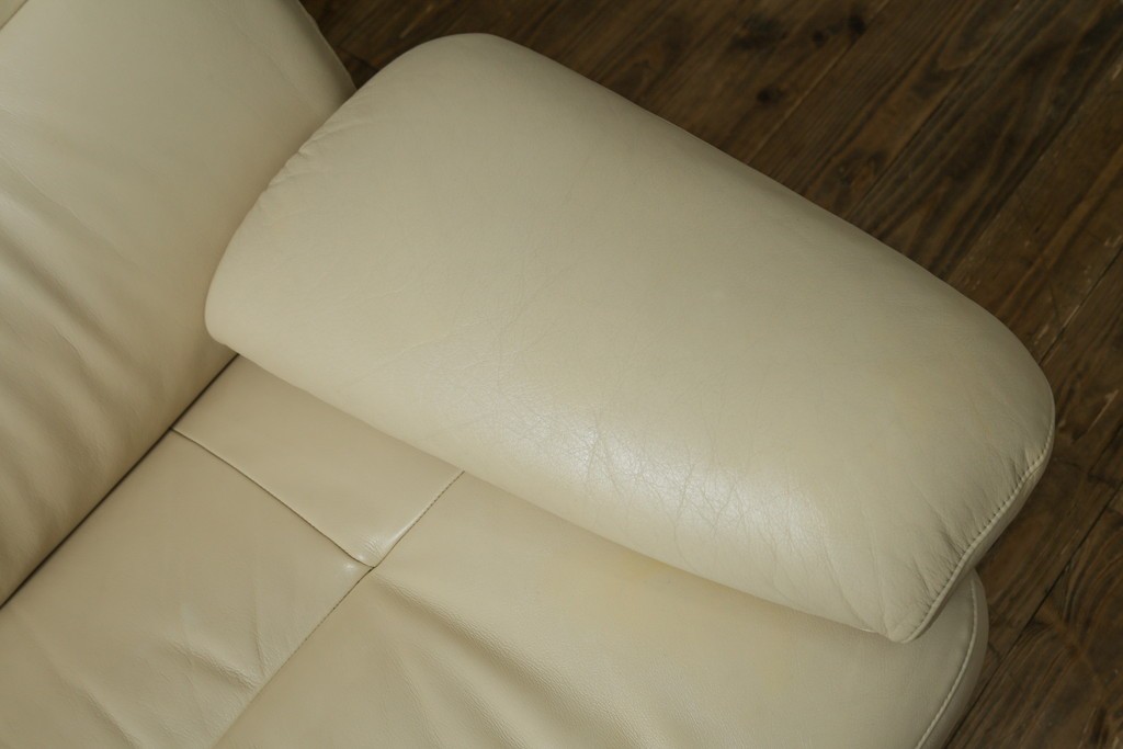 中古　美品!!　カリモク家具(karimoku)　ZU42モデル　贅沢なくつろぎのひとときにおすすめの肘掛椅子ロング　定価約23万円　(R-081278)