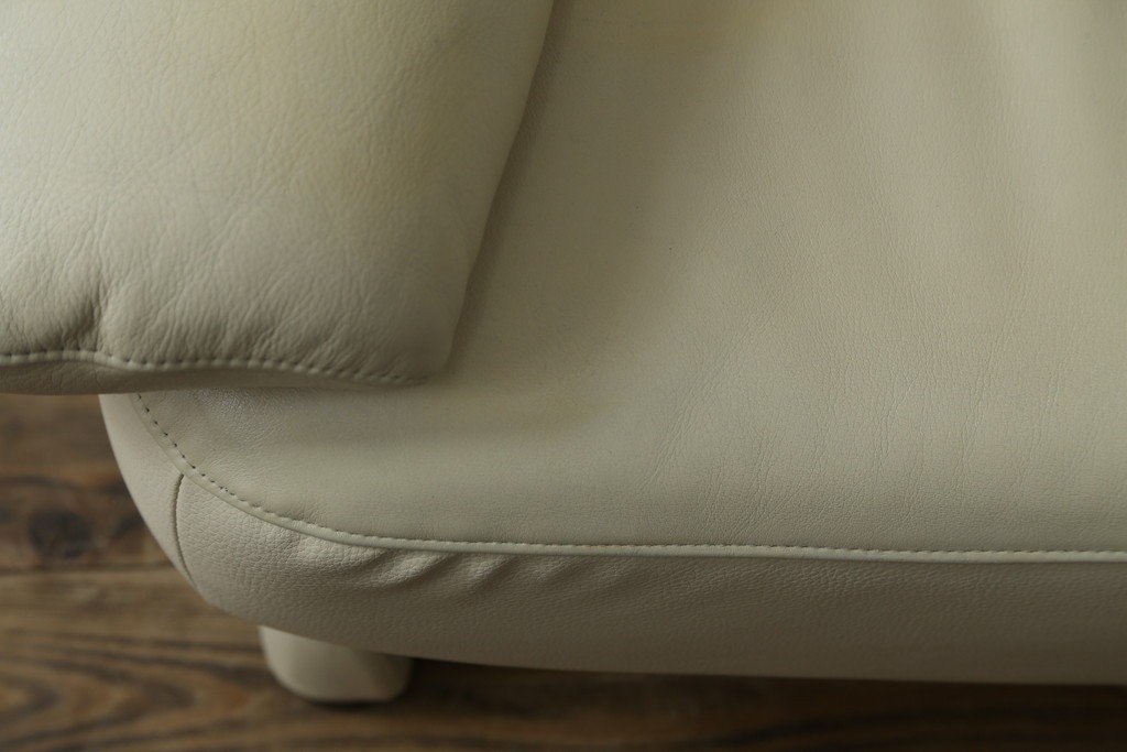 中古　美品!!　カリモク家具(karimoku)　ZU42モデル　贅沢なくつろぎのひとときにおすすめの肘掛椅子ロング　定価約23万円　(R-081278)