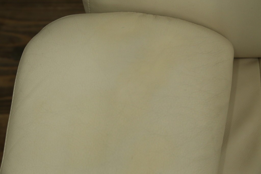 中古　美品!!　カリモク家具(karimoku)　ZU42モデル　贅沢なくつろぎのひとときにおすすめの肘掛椅子ロング　定価約23万円　(R-081278)