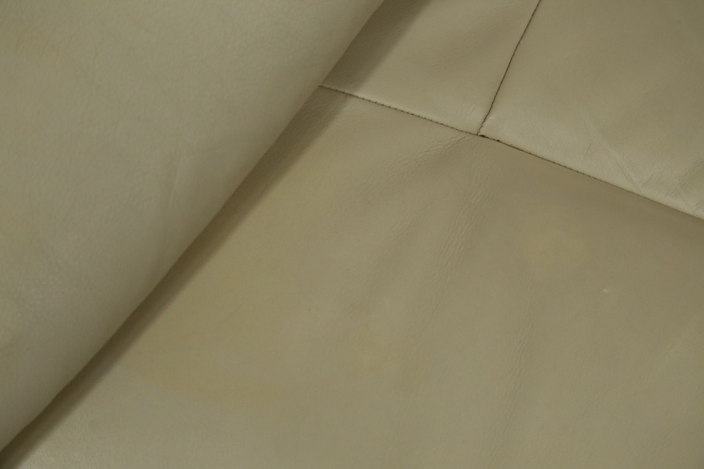 中古　美品!!　カリモク家具(karimoku)　ZU42モデル　贅沢なくつろぎのひとときにおすすめの肘掛椅子ロング　定価約23万円　(R-081278)