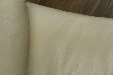 中古　美品!!　カリモク家具(karimoku)　ZU42モデル　贅沢なくつろぎのひとときにおすすめの肘掛椅子ロング　定価約23万円　(R-081278)