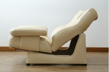 中古　美品!!　カリモク家具(karimoku)　ZU42モデル　贅沢なくつろぎのひとときにおすすめの肘掛椅子ロング　定価約23万円　(R-081278)