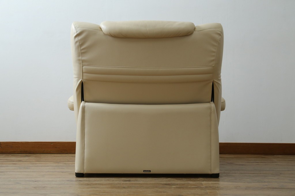 中古　美品!!　カリモク家具(karimoku)　ZU42モデル　贅沢なくつろぎのひとときにおすすめの肘掛椅子ロング　定価約23万円　(R-081278)