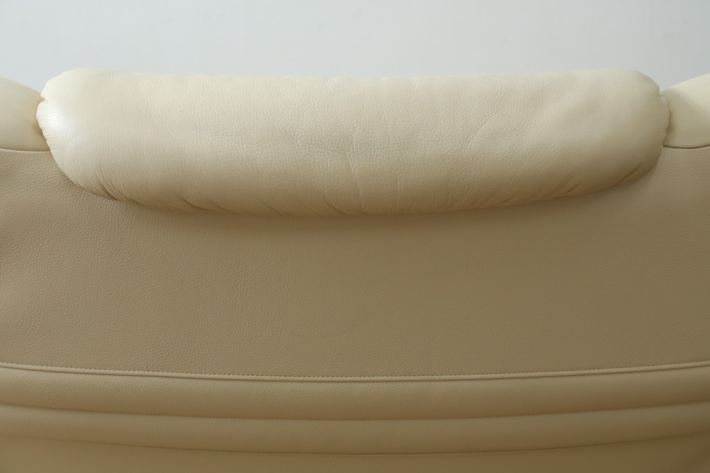 中古　美品!!　カリモク家具(karimoku)　ZU42モデル　贅沢なくつろぎのひとときにおすすめの肘掛椅子ロング　定価約23万円　(R-081278)