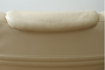 中古　美品!!　カリモク家具(karimoku)　ZU42モデル　贅沢なくつろぎのひとときにおすすめの肘掛椅子ロング　定価約23万円　(R-081278)