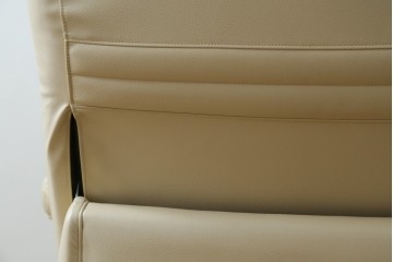 中古　美品!!　カリモク家具(karimoku)　ZU42モデル　贅沢なくつろぎのひとときにおすすめの肘掛椅子ロング　定価約23万円　(R-081278)