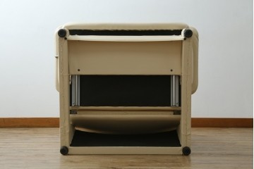 中古　美品!!　カリモク家具(karimoku)　ZU42モデル　贅沢なくつろぎのひとときにおすすめの肘掛椅子ロング　定価約23万円　(R-081278)