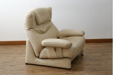 中古　美品!!　カリモク家具(karimoku)　ZU42モデル　贅沢なくつろぎのひとときにおすすめの肘掛椅子ロング(リクライニングソファ、1Pソファ、1人掛けソファ、一人掛けソファ、アームチェア、パーソナルチェア)(定価約23万円(R-081278)