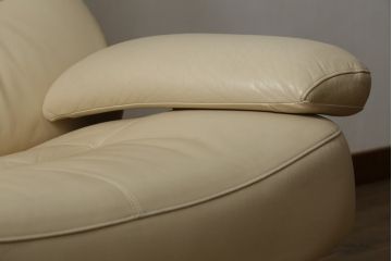 中古　美品!!　カリモク家具(karimoku)　ZU42モデル　贅沢なくつろぎのひとときにおすすめの肘掛椅子ロング(リクライニングソファ、1Pソファ、1人掛けソファ、一人掛けソファ、アームチェア、パーソナルチェア)(定価約23万円(R-081278)