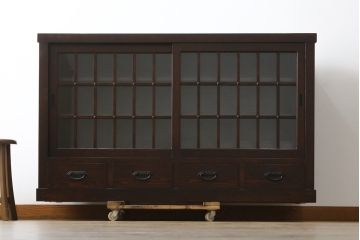 中古　美品　タモ材　深みのある木色がシックで落ち着いた印象を醸し出す水屋箪笥サイドボード(食器棚、収納棚、戸棚、カップボード、サイドキャビネット)(R-081279)