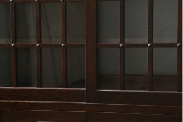 中古　美品　タモ材　深みのある木色がシックで落ち着いた印象を醸し出す水屋箪笥サイドボード(食器棚、収納棚、戸棚、カップボード、サイドキャビネット)(R-081279)