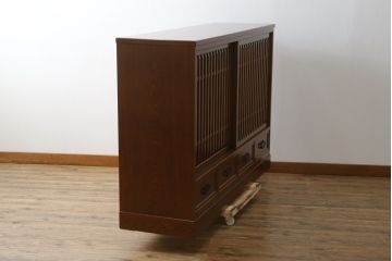 中古　美品　希少な廃番品　手造り二本松家具メーカー　田中家具　欅(ケヤキ)材　上質な和の空間を演出する水屋箪笥サイドボード(食器棚、収納棚、戸棚、カップボード、サイドキャビネット)(R-081280)