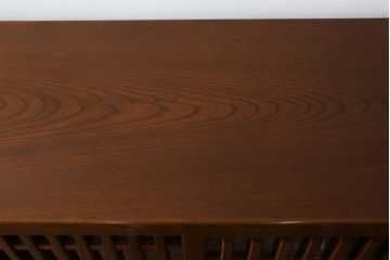 中古　美品　希少な廃番品　手造り二本松家具メーカー　田中家具　欅(ケヤキ)材　上質な和の空間を演出する水屋箪笥サイドボード(食器棚、収納棚、戸棚、カップボード、サイドキャビネット)(R-081280)