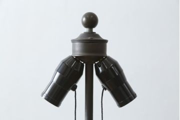 中古　美品　アメリカ　Stickley(スティックレー、スティックレイ)　Mission Collection(ミッション・コレクション)　コンテンポラリー　モダンデザインのステンドグラスシェードが目を引くフロアランプ(フロアスタンド、スタンド照明、シェードライト)(定価約28万円)(R-081281)