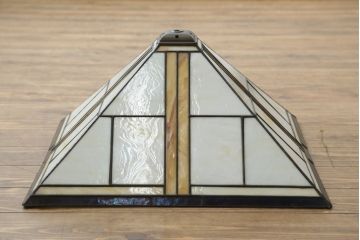 中古　美品　アメリカ　Stickley(スティックレー、スティックレイ)　Mission Collection(ミッション・コレクション)　コンテンポラリー　モダンデザインのステンドグラスシェードが目を引くフロアランプ(フロアスタンド、スタンド照明、シェードライト)(定価約28万円)(R-081281)