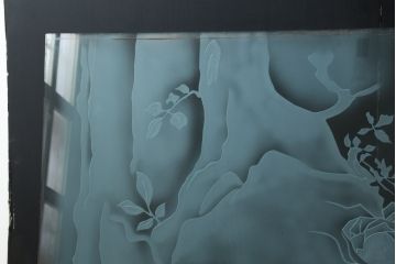 中古　建具　特大!!　職人手作り　草木・花と女性を描いた幻想的な特注品ガラスアート1枚(ガラス絵彫り、明り取り、明かり取り、窓ガラス)(製作費約400万円)(R-081284)