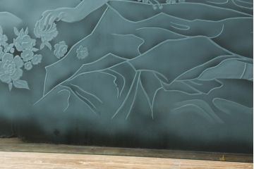 中古　建具　特大!!　職人手作り　草木・花と女性を描いた幻想的な特注品ガラスアート1枚(ガラス絵彫り、明り取り、明かり取り、窓ガラス)(製作費約400万円)(R-081284)