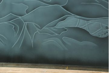中古　建具　特大!!　職人手作り　草木・花と女性を描いた幻想的な特注品ガラスアート1枚(ガラス絵彫り、明り取り、明かり取り、窓ガラス)(製作費約400万円)(R-081284)