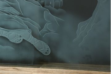 中古　建具　特大!!　職人手作り　草木・花と女性を描いた幻想的な特注品ガラスアート1枚(ガラス絵彫り、明り取り、明かり取り、窓ガラス)(製作費約400万円)(R-081284)