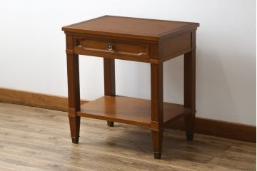 中古　美品!!　DREXEL HERITAGE(ドレクセルヘリテイジ)　品のある佇まいが美しいサイドテーブル(電話台、飾り台、ナイトテーブル、コンソールテーブル)(R-081285)