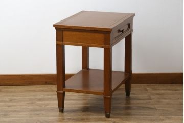 中古　美品!!　DREXEL HERITAGE(ドレクセルヘリテイジ)　品のある佇まいが美しいサイドテーブル(電話台、飾り台、ナイトテーブル、コンソールテーブル)(R-081285)
