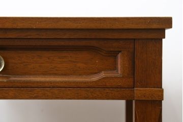 中古　美品!!　DREXEL HERITAGE(ドレクセルヘリテイジ)　品のある佇まいが美しいサイドテーブル(電話台、飾り台、ナイトテーブル、コンソールテーブル)(R-081285)