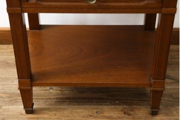 中古　美品!!　DREXEL HERITAGE(ドレクセルヘリテイジ)　品のある佇まいが美しいサイドテーブル(電話台、飾り台、ナイトテーブル、コンソールテーブル)(R-081285)