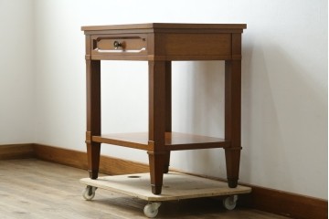 中古　美品!!　DREXEL HERITAGE(ドレクセルヘリテイジ)　品のある佇まいが美しいサイドテーブル　(R-081285)