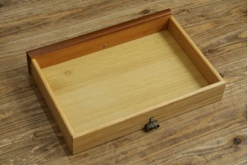 中古　美品!!　DREXEL HERITAGE(ドレクセルヘリテイジ)　品のある佇まいが美しいサイドテーブル　(R-081285)