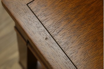中古　美品!!　DREXEL HERITAGE(ドレクセルヘリテイジ)　品のある佇まいが美しいサイドテーブル　(R-081285)
