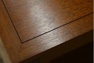 中古　美品!!　DREXEL HERITAGE(ドレクセルヘリテイジ)　品のある佇まいが美しいサイドテーブル　(R-081285)