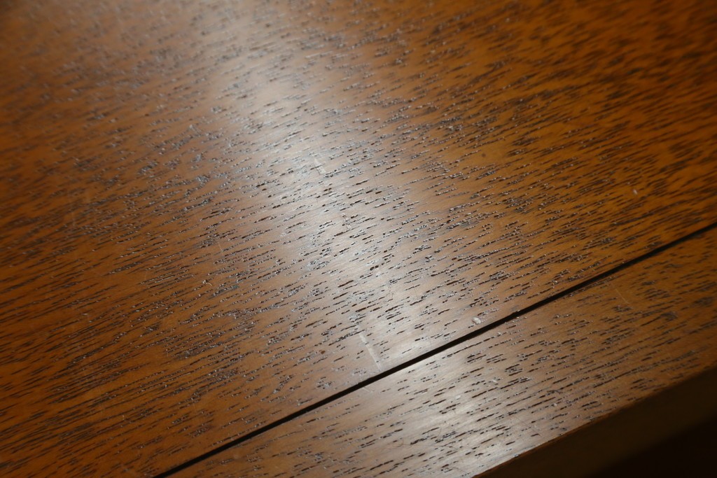 中古　美品!!　DREXEL HERITAGE(ドレクセルヘリテイジ)　品のある佇まいが美しいサイドテーブル　(R-081285)