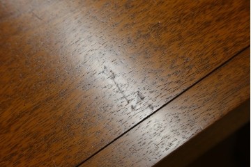 中古　美品!!　DREXEL HERITAGE(ドレクセルヘリテイジ)　品のある佇まいが美しいサイドテーブル　(R-081285)