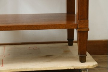 中古　美品!!　DREXEL HERITAGE(ドレクセルヘリテイジ)　品のある佇まいが美しいサイドテーブル　(R-081285)