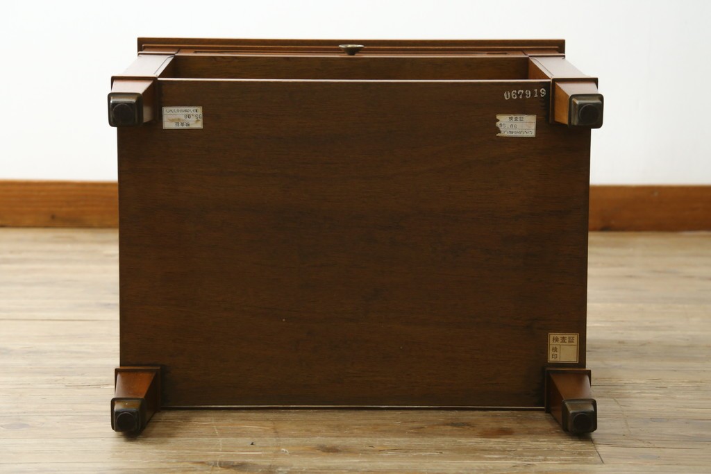 中古　美品!!　DREXEL HERITAGE(ドレクセルヘリテイジ)　品のある佇まいが美しいサイドテーブル　(R-081285)