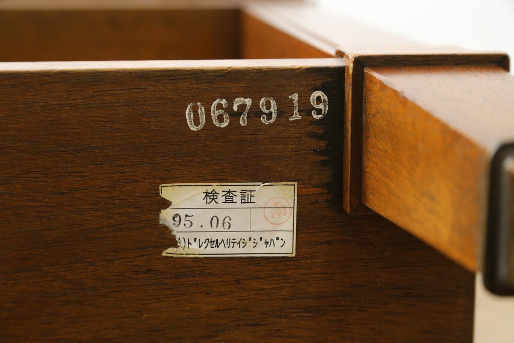 中古　美品!!　DREXEL HERITAGE(ドレクセルヘリテイジ)　品のある佇まいが美しいサイドテーブル　(R-081285)