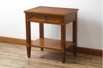 中古　美品!!　DREXEL HERITAGE(ドレクセルヘリテイジ)　品のある佇まいが美しいサイドテーブル(電話台、飾り台、ナイトテーブル、コンソールテーブル)(R-081286)