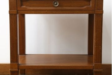 中古　美品!!　DREXEL HERITAGE(ドレクセルヘリテイジ)　品のある佇まいが美しいサイドテーブル(電話台、飾り台、ナイトテーブル、コンソールテーブル)(R-081286)
